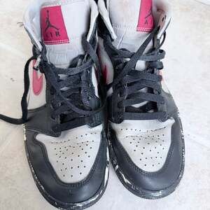 Air Jordan 1‎ Mid Black Gym Red College Grey